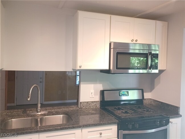 Building Photo - 5577 Meadowlark Ln