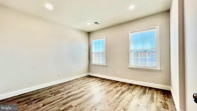 Building Photo - 2001 Middleton St