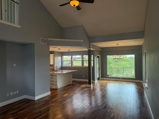 Building Photo - 10905 Dodge Cattle Dr