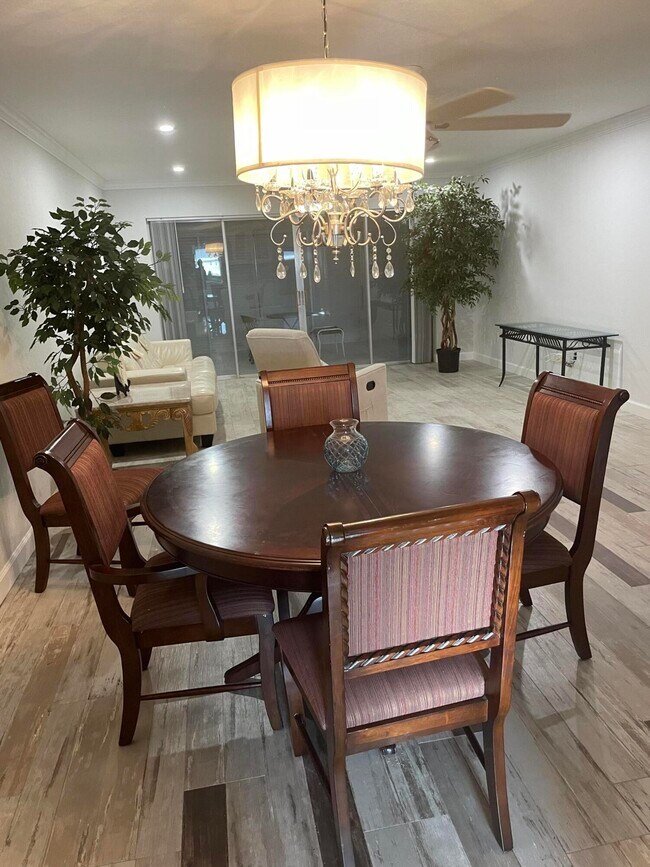 Building Photo - 5725 Fernley Dr E