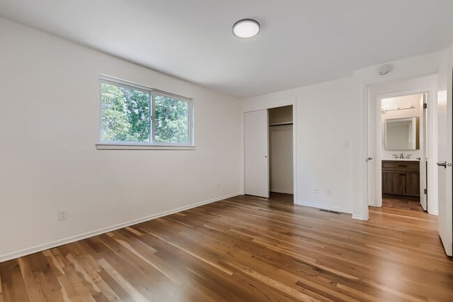 Building Photo - 1290 Judson Dr