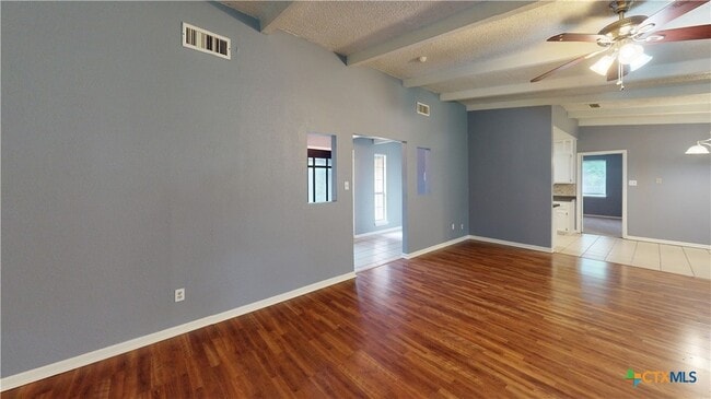 Building Photo - 1404 E Vardeman Ave
