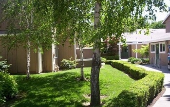 Building Photo - 820 W 4th Ave