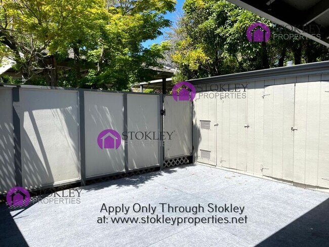 Building Photo - 1542 Ashwood Dr