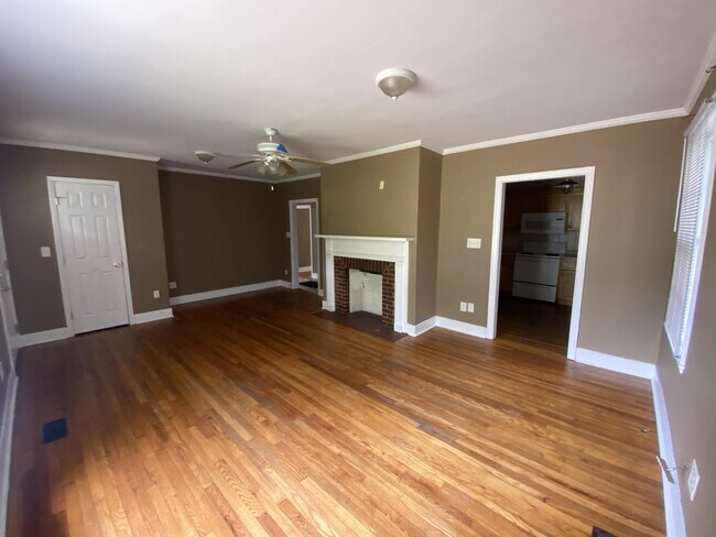 Building Photo - 328 Rogers Ave