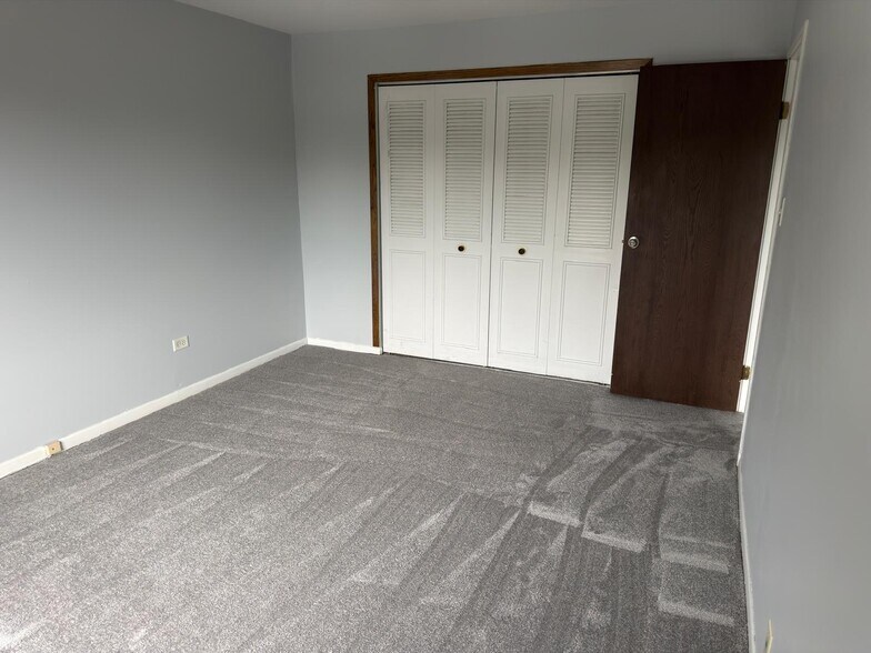 Building Photo - 1008 Centurion Ln