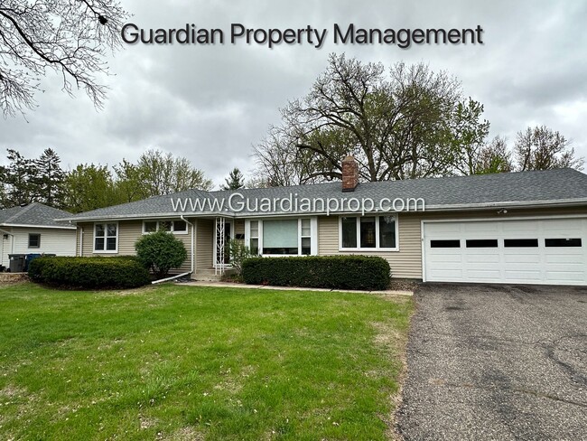 Primary Photo - Edina Single Family Home, 2 Car Garage, Di...