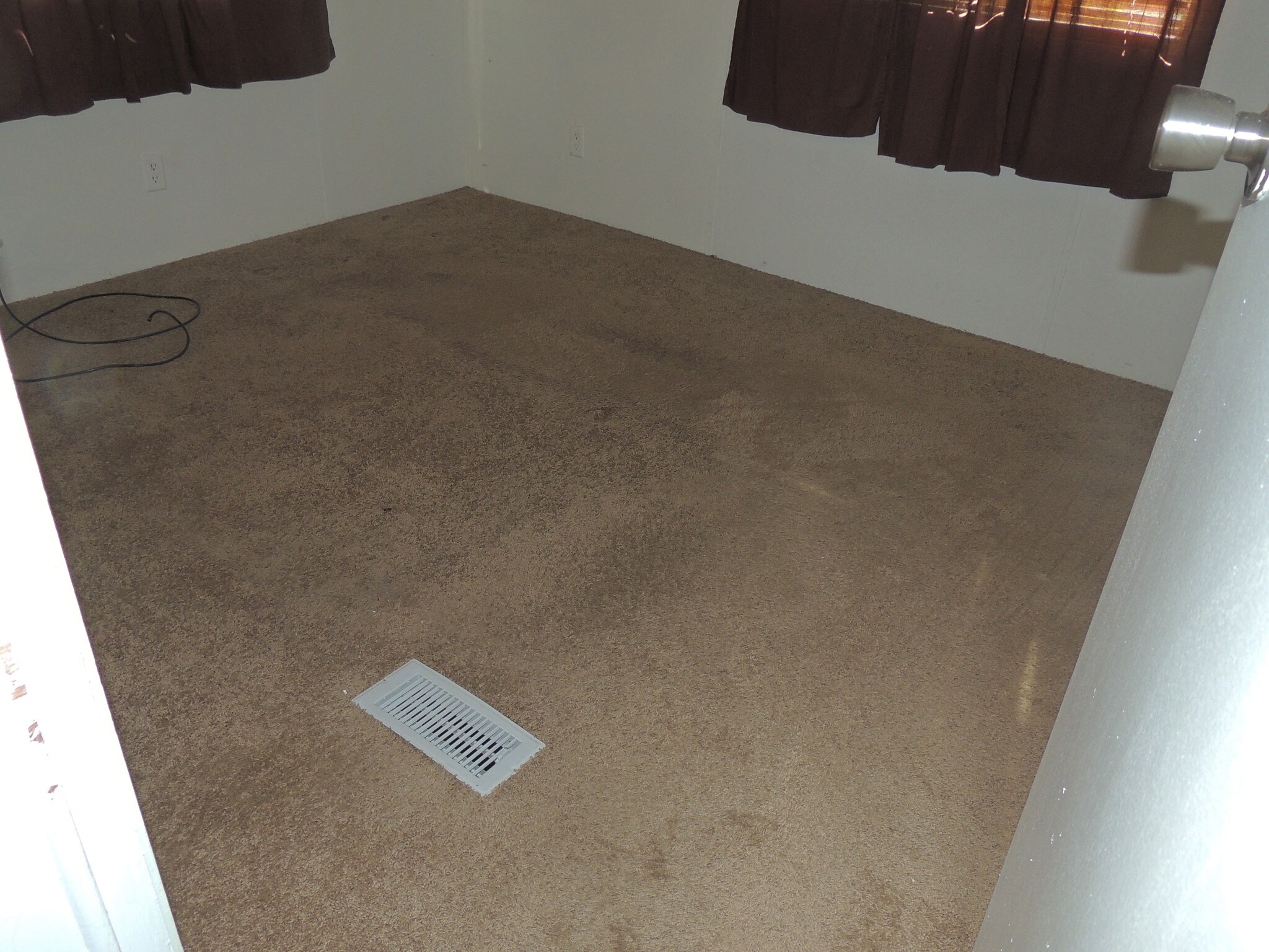 CARPETED MASTER BEDROOM HAS CEILING FAN - 7815 Sunrunner Dr