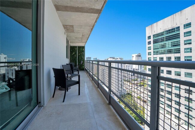 Building Photo - 690 SW 1st Ct