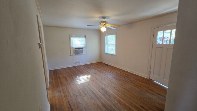 Building Photo - Forest Acres