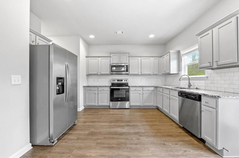 Building Photo - 207 Finley Dr