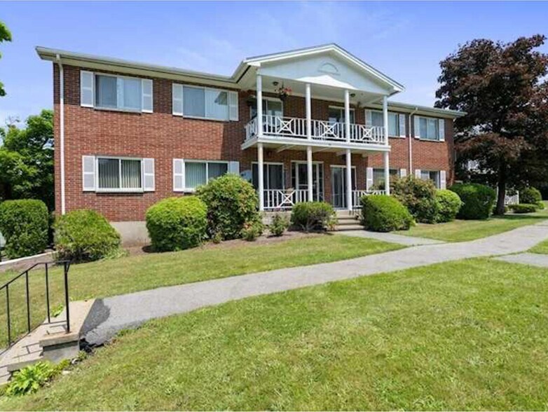 Primary Photo - 10 Bayberry Dr