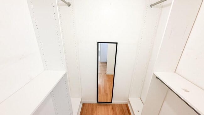 Building Photo - 6475 W Oakland Park Blvd