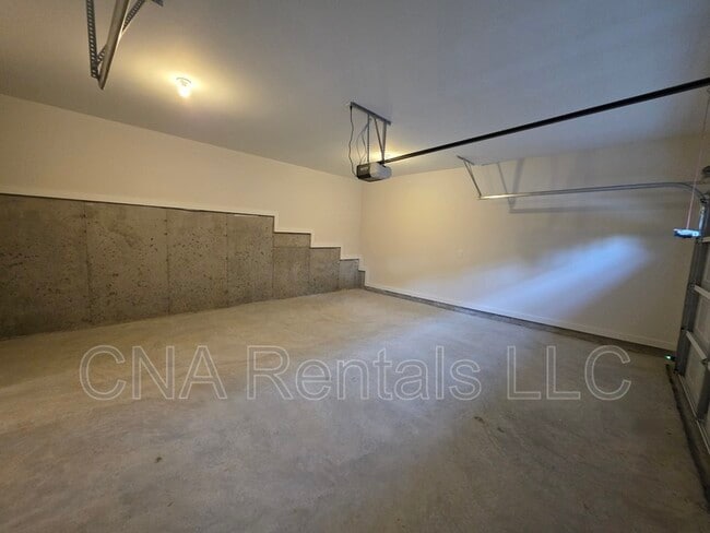 Building Photo - 1668 Eagle Dr
