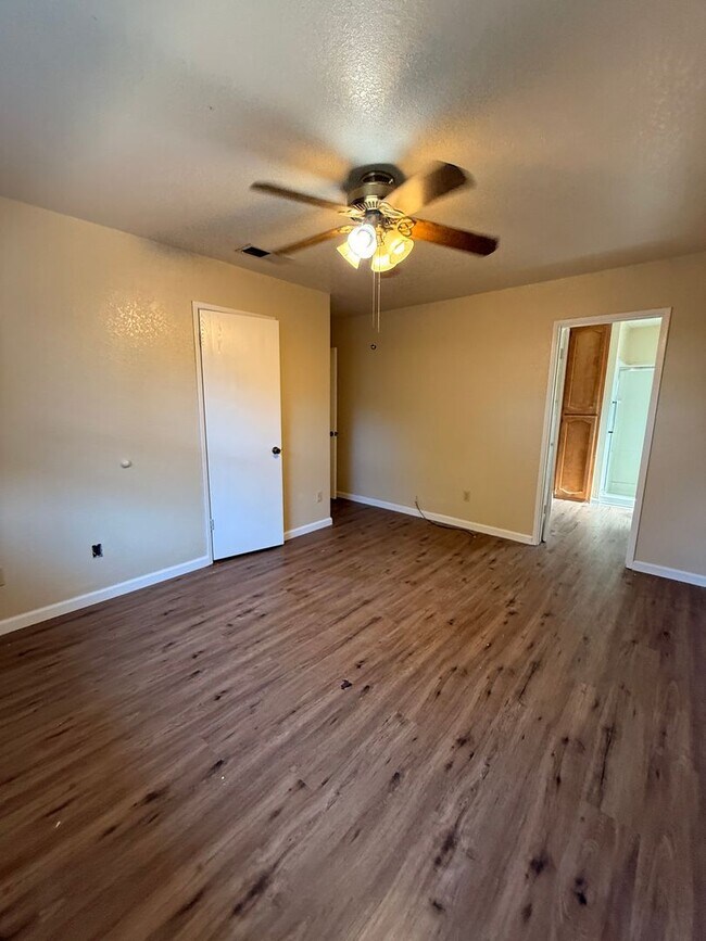 Building Photo - 2816 Windsong Ave