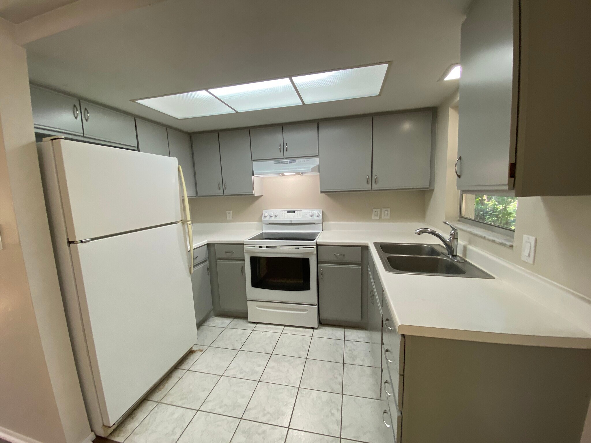 Building Photo - 3579 Osage Ter