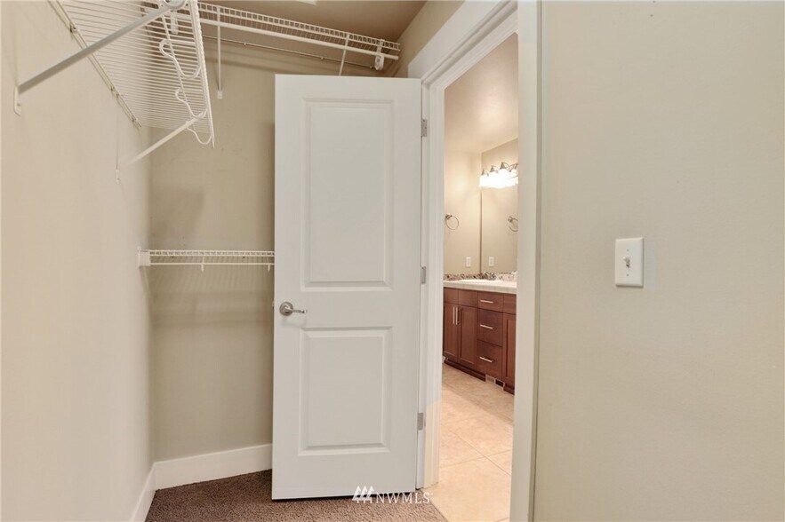 Building Photo - 31045 2nd Pl SW