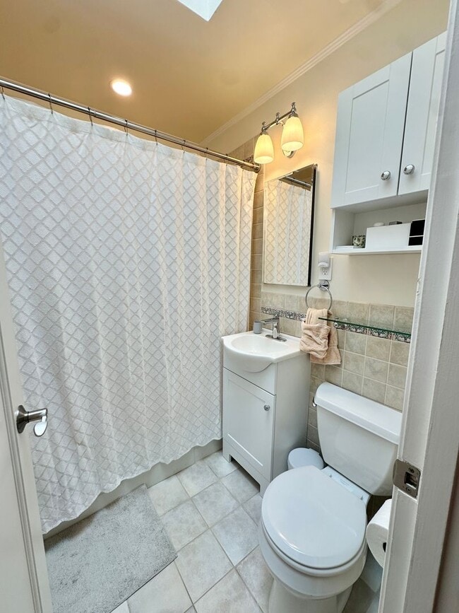 Building Photo - Lovely 3bd/2bth Home in The Sunset