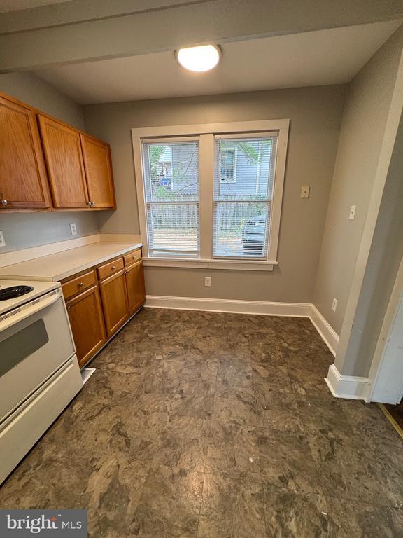 Building Photo - 2 E Germain St