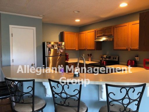 Building Photo - 3 Bedroom Townhome for Rent in Amber Pointe