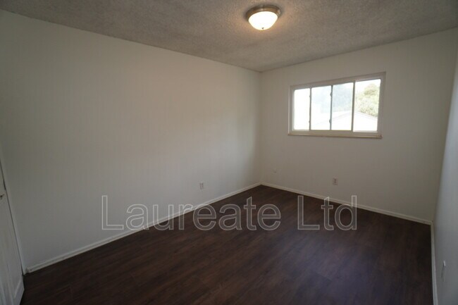 Building Photo - 11536 E Center Dr