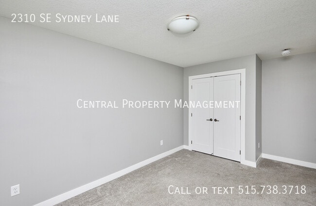 Building Photo - 2310 SE Sydney Ln