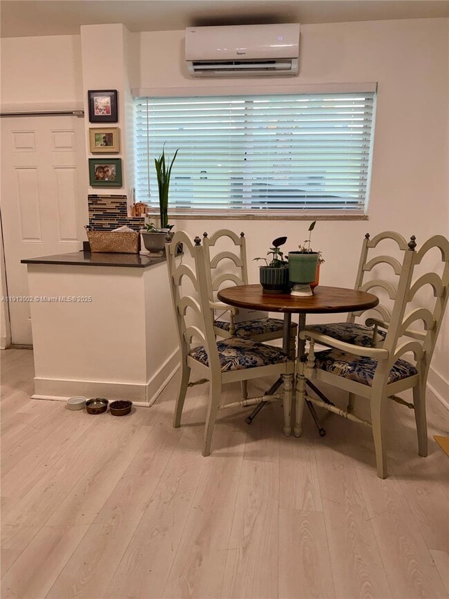 Building Photo - 1198 Marseille Dr