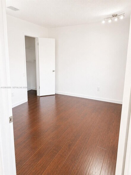Building Photo - 6534 SW 114th Pl