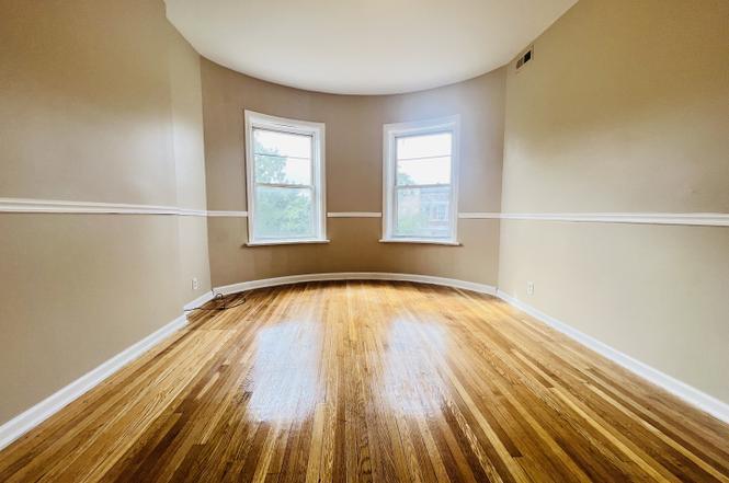 Living room - 7615 S Emerald Ave