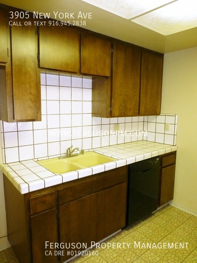 Building Photo - Fair Oaks Duplex in a Secluded Neighborhood