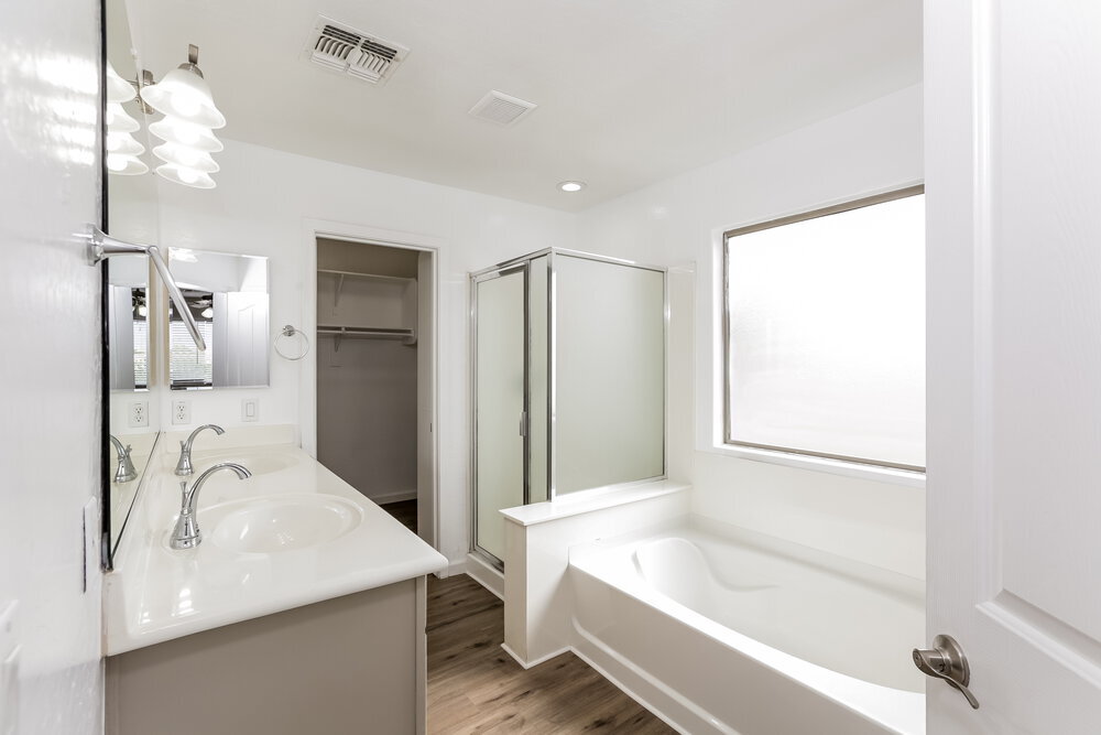 Building Photo - 3447 E Powell Way