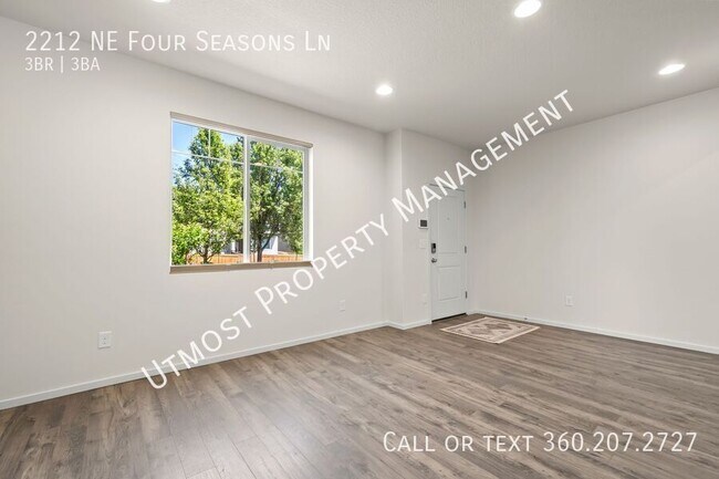 Building Photo - 2212 NE 4 Seasons Ln