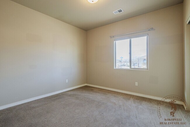 Building Photo - 382 Rosemary Way