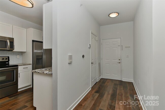 Building Photo - 17109 Red Feather Dr