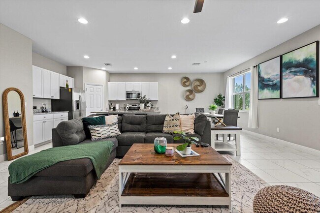 Building Photo - 1766 NW Cataluna Cir