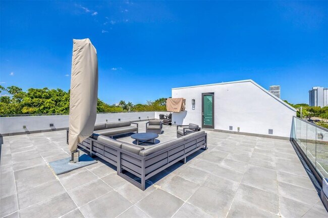 Building Photo - 2001 Marietta Dr