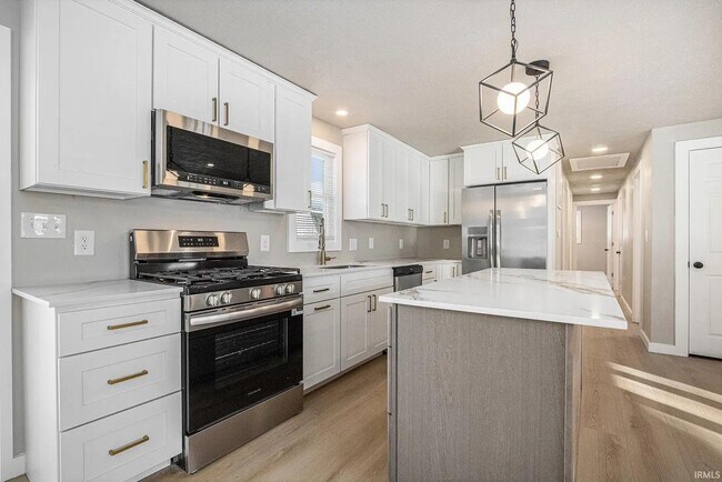 Building Photo - 24760 Lancer Dr