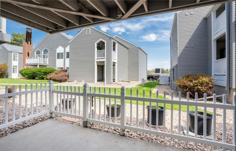 Building Photo - 3349 S Monaco Street Pky