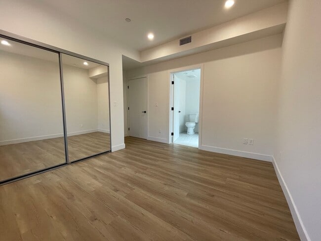 Building Photo - JUST COMPLETED MODERN TOWNHOMES! Never Lived In!