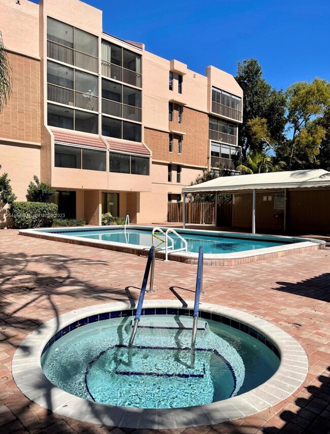 Building Photo - 6800 Cypress Rd