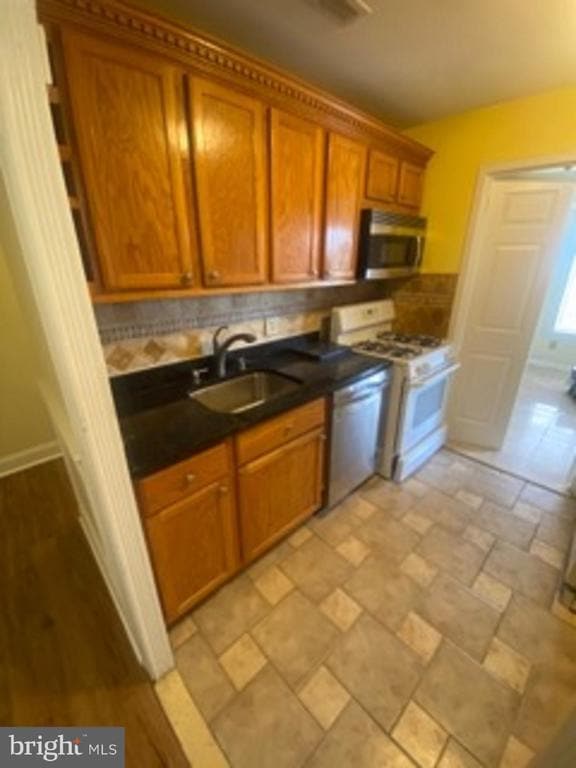 Building Photo - 3100 S Manchester St