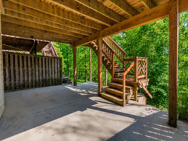 Building Photo - 715 Leister Dr