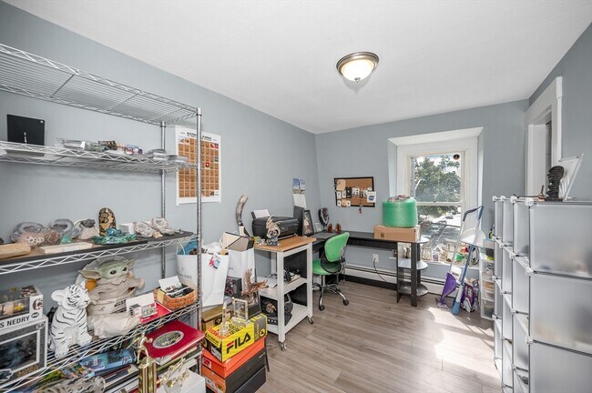 Building Photo - 360 Wilder St