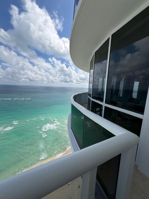 Building Photo - 18101 Collins Ave