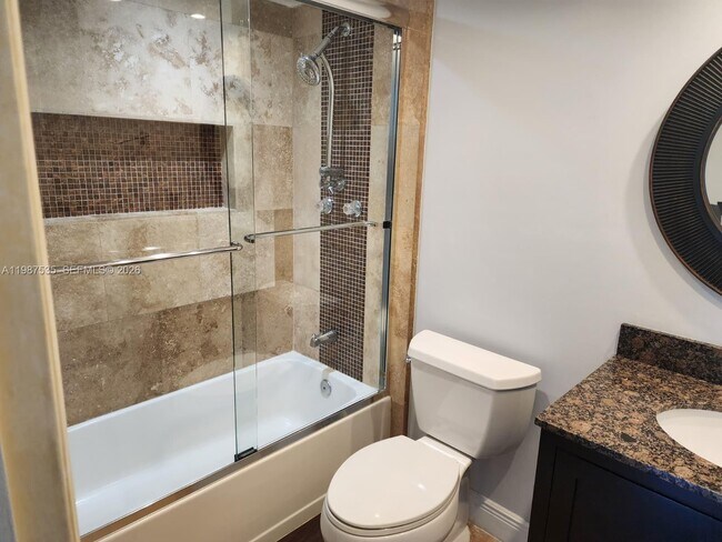 Building Photo - 537 N University Dr