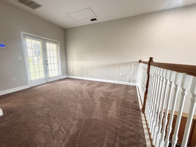 Building Photo - 13220 Fountainbleau Dr