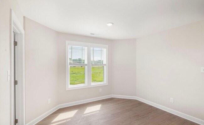Building Photo - 210 Maxwell Farm Ln