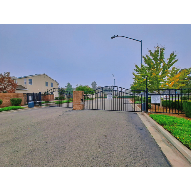 Building Photo - Single-Level 2BR Home with 2-Car Garage!