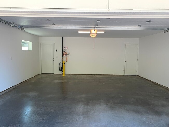 Building Photo - Rubi Townhomes