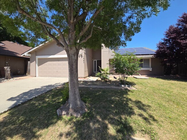Building Photo - 3 bedroom/2bath home in quiet neighbothood